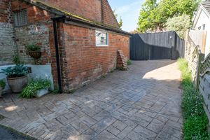 2 Fishers Hill